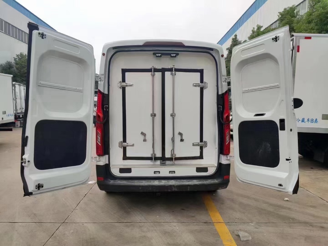 上汽大通V90冷藏車