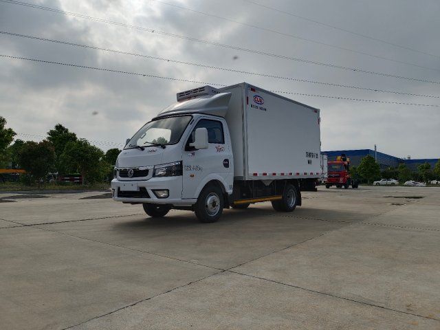 東風途逸柴油版冷藏車
