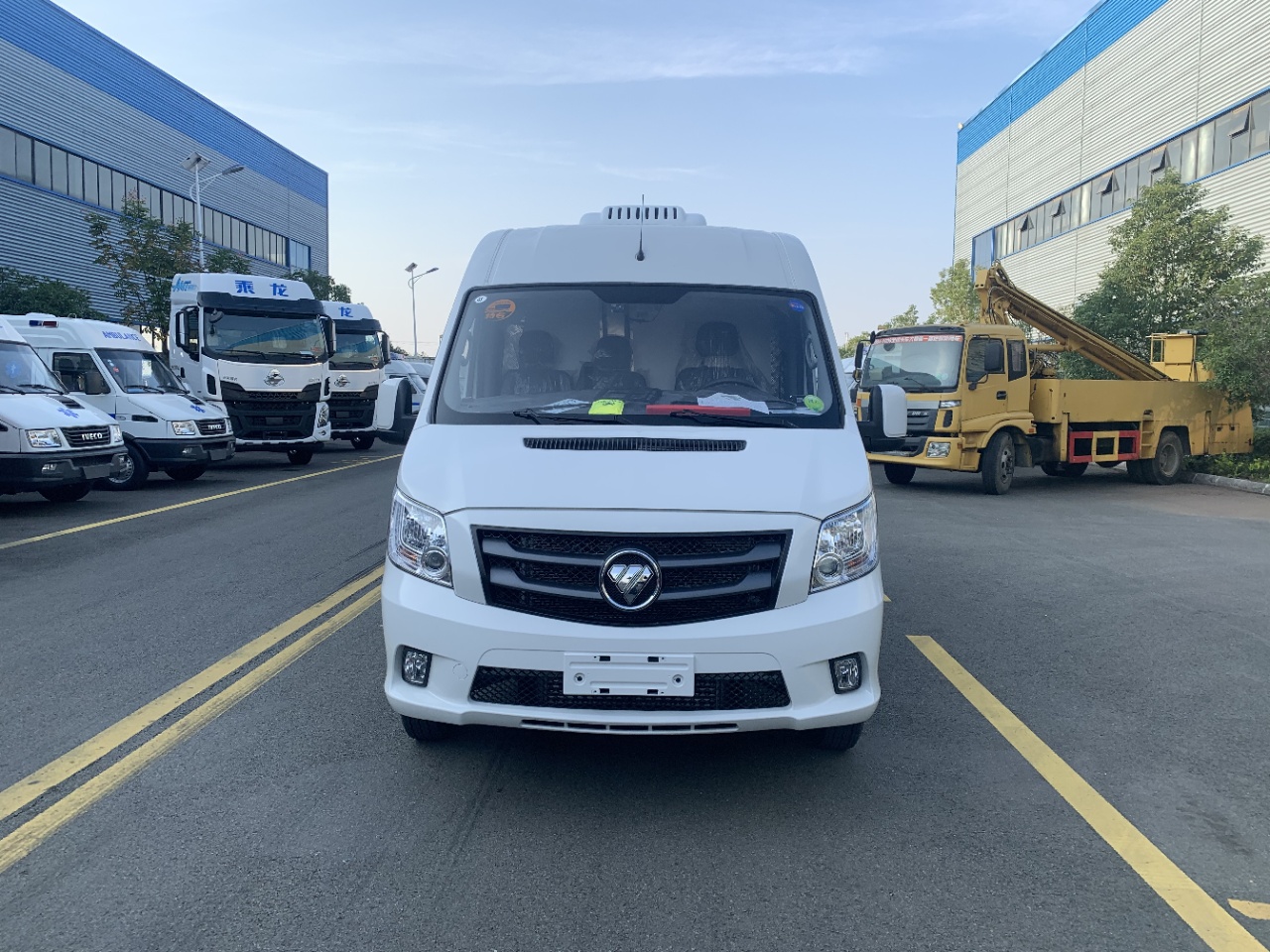 福田圖雅諾長軸中頂面包冷藏車