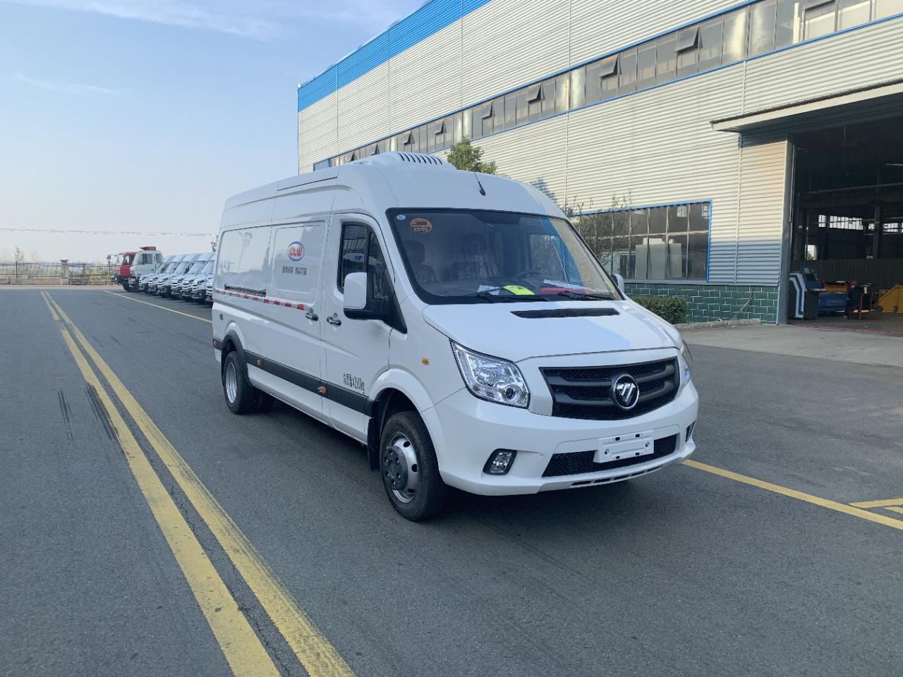 福田圖雅諾長軸中頂面包冷藏車