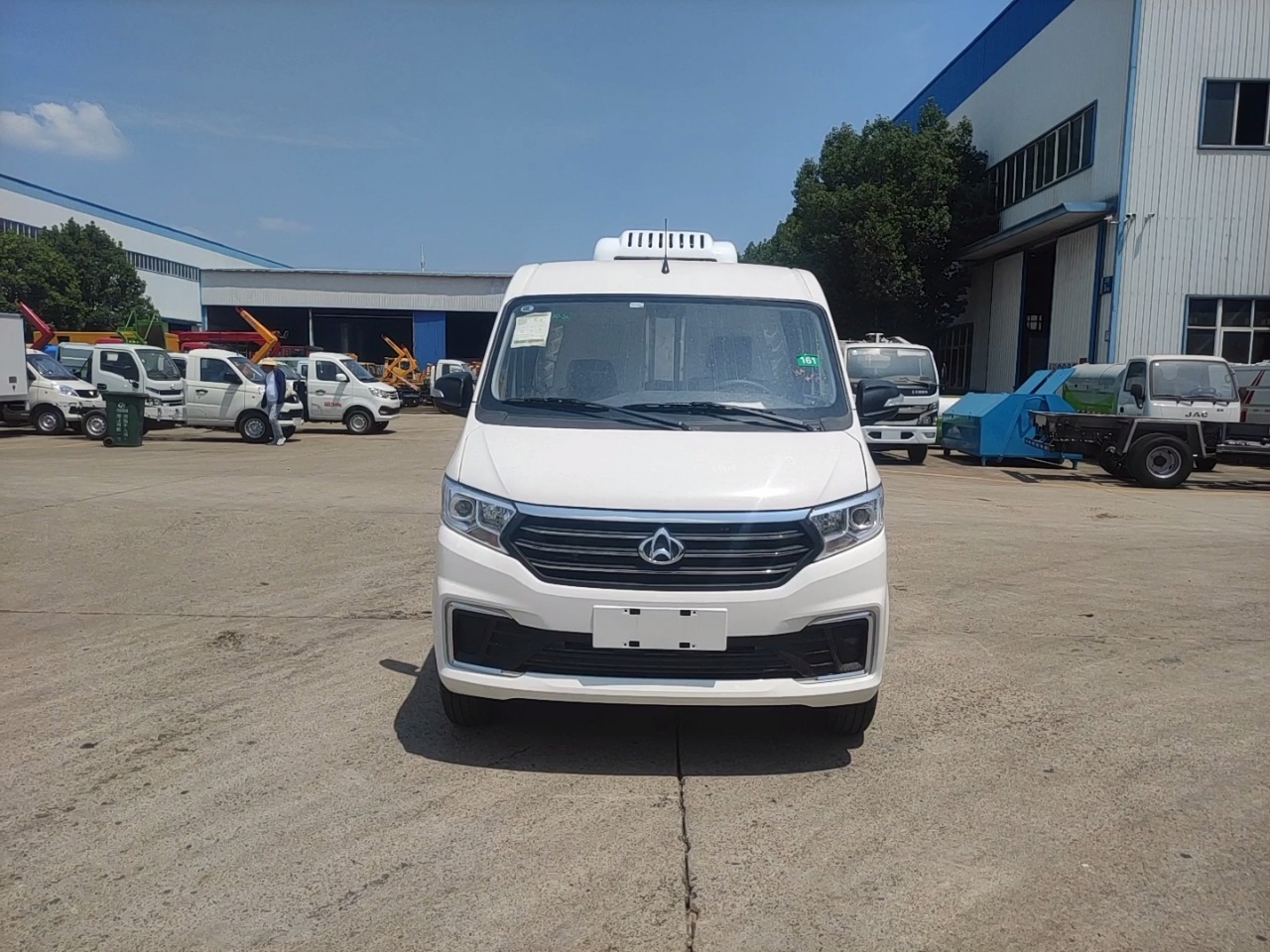 長安跨越星V3面包冷藏車